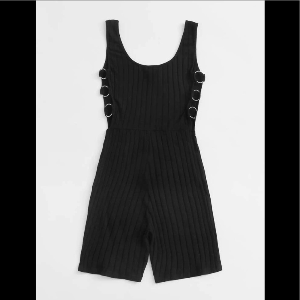 1 Pc 3 Silver Rings Details Going Down The Sides On The Rib Knit Romper/Jumper